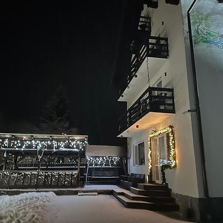 Hotel Casuta De Langa Izvor Moeciu De Sus Zewnętrze zdjęcie