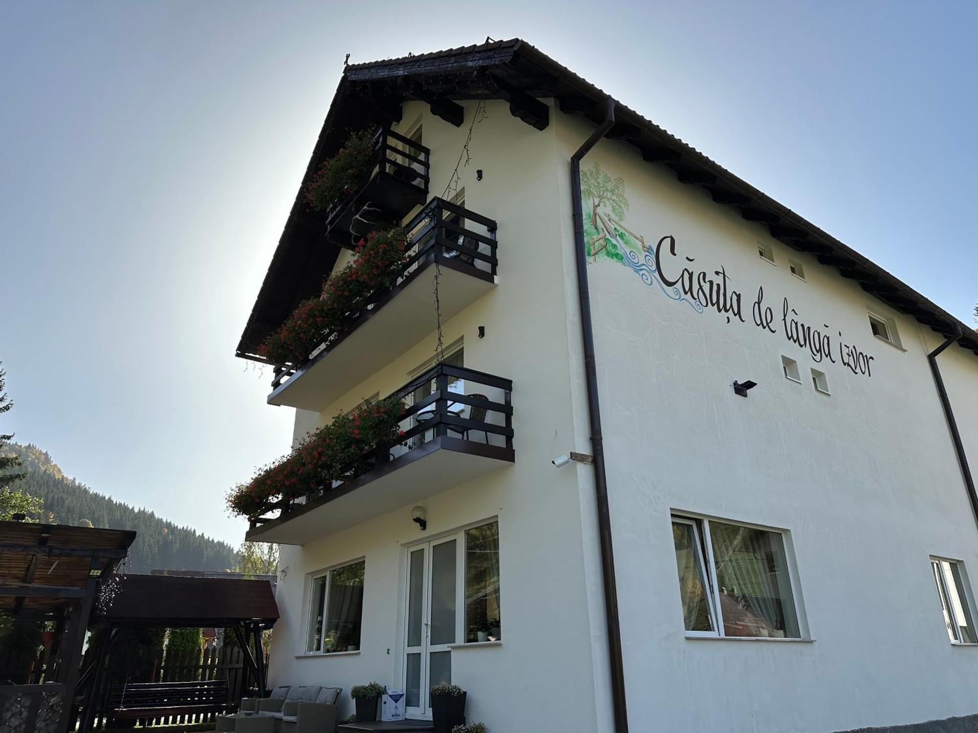 Hotel Casuta De Langa Izvor Moeciu De Sus Zewnętrze zdjęcie
