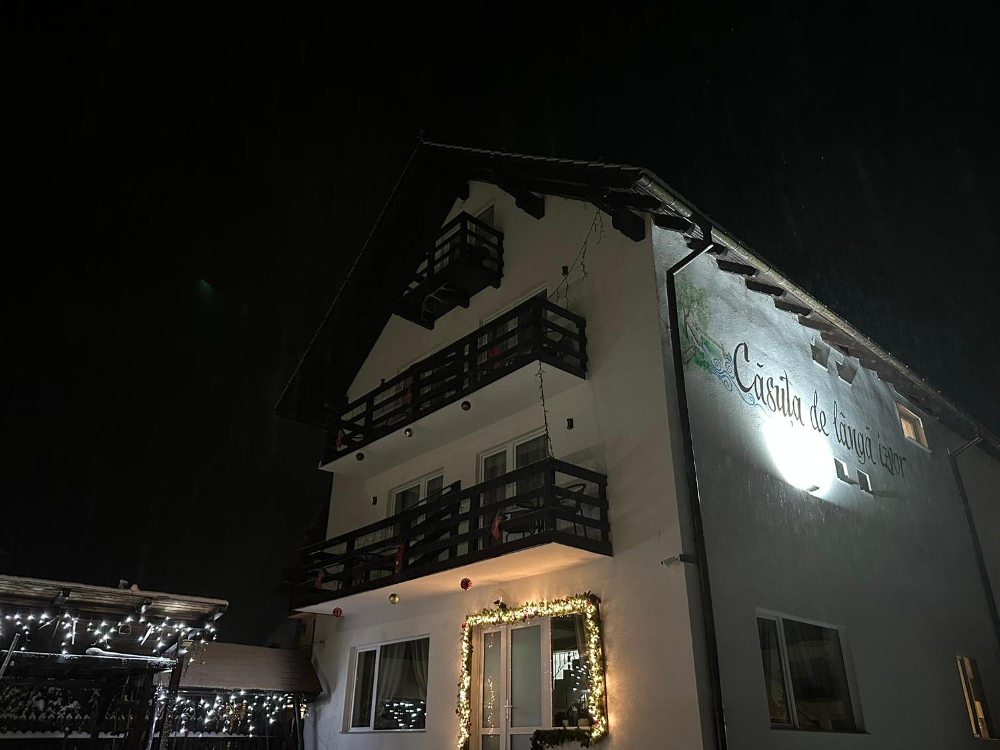 Hotel Casuta De Langa Izvor Moeciu De Sus Zewnętrze zdjęcie